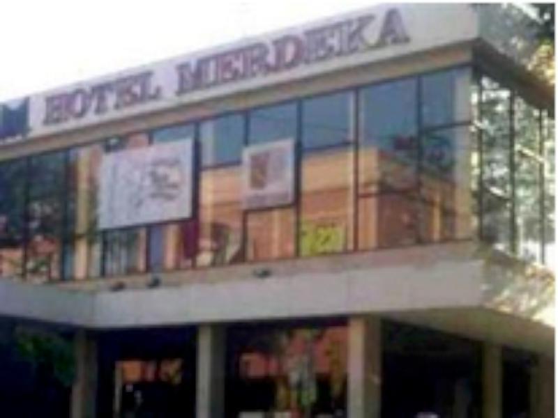 Hotel Merdeka Madiun Exterior photo